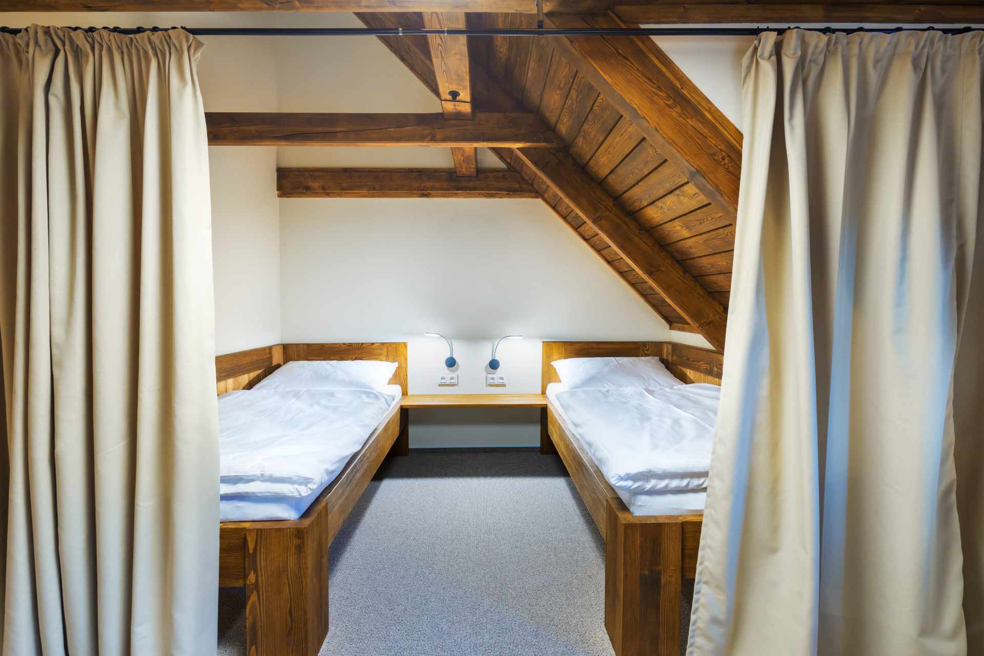 Komfortables Hotelzimmer für den Sommerurlaub
